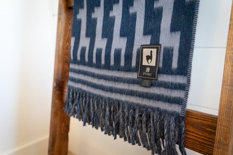 Alpaca Wool Throw Blanket - Alpaca Design (Blue)